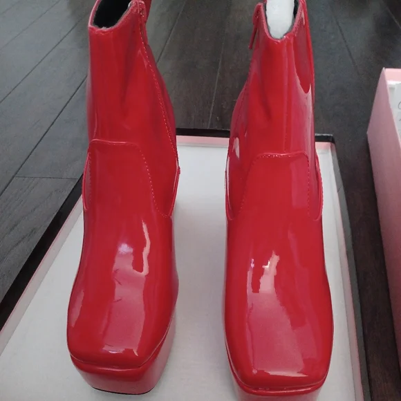 BRAND NEW Red Women's Ankle Boots 6.5 - Picture 4 of 8